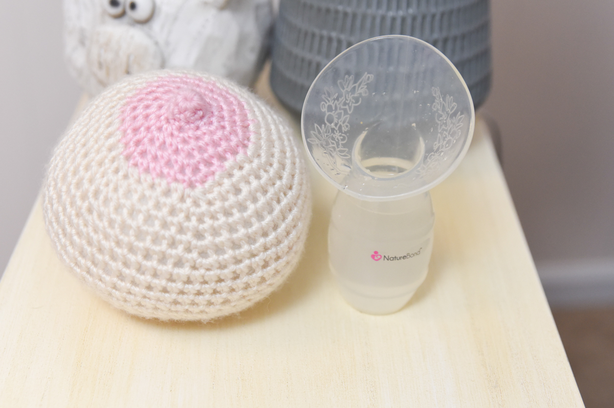 knit breast with haakaa pump
